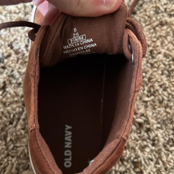 Old Navy boys shoes - Picture 5 of 5
